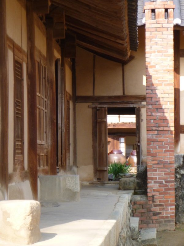 Glimpse of an inner courtyard