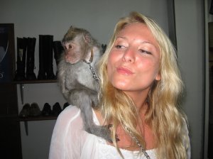 Monkey love in Bali