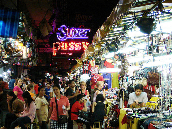 Night-Markets-of-Bangkok-Silom