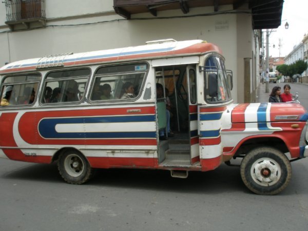 a funky bus sucre