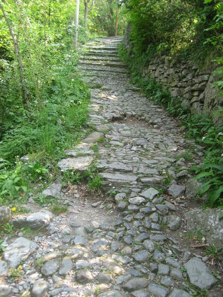 The steep steps to the castle in Vareena