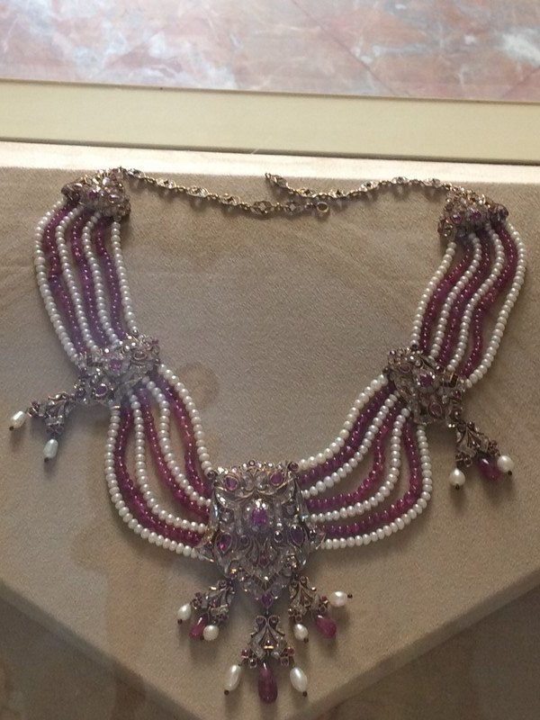 Necklace - the photo does not do it justice