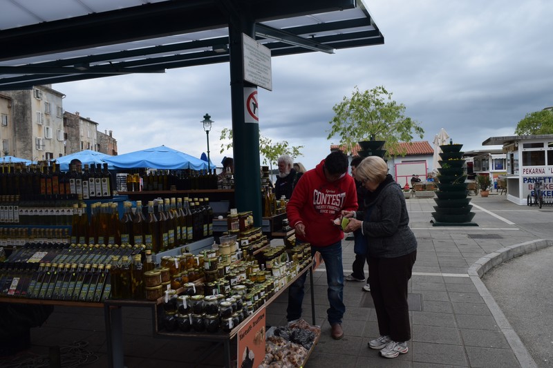 Rovinj -shopping at the market