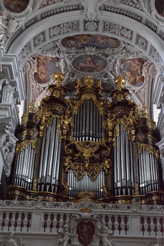 17,000-pipe organ