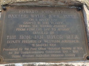 Monument to John Erye