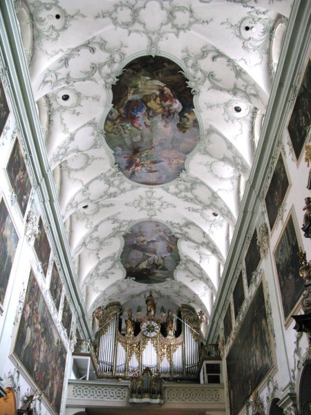 Inside St Peterskirche