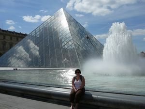 Kate @ Louvre 1