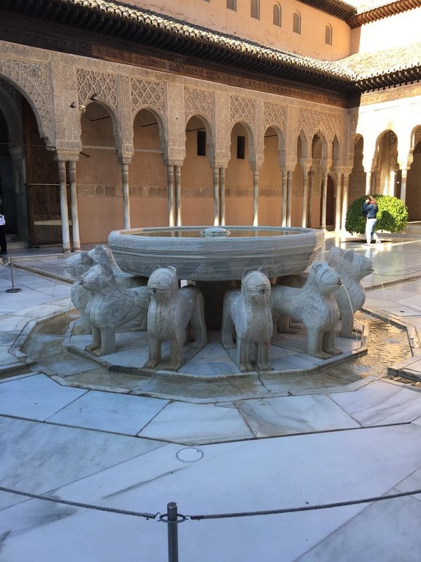 Courtyard of lions Nazaries Palace