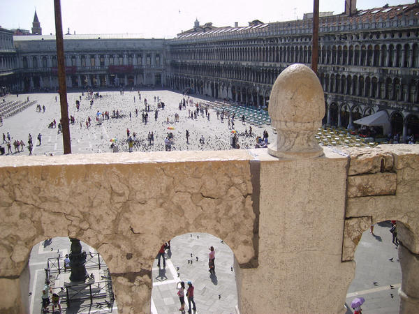 You can see how the railings on the Basilica above San Marco Square are cracked