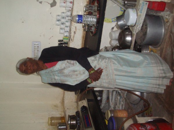2024391 Aunty In The Kitchen 0 