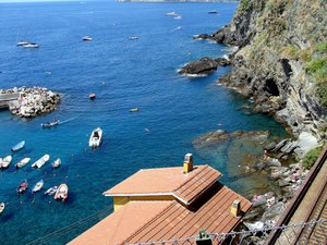 view of the little harbour of Vernazza