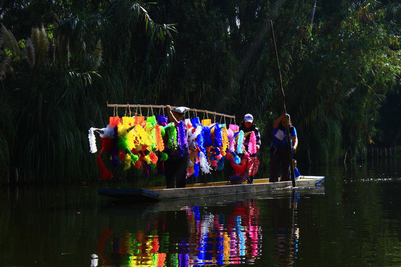  Local people in the lovely Xochimilco