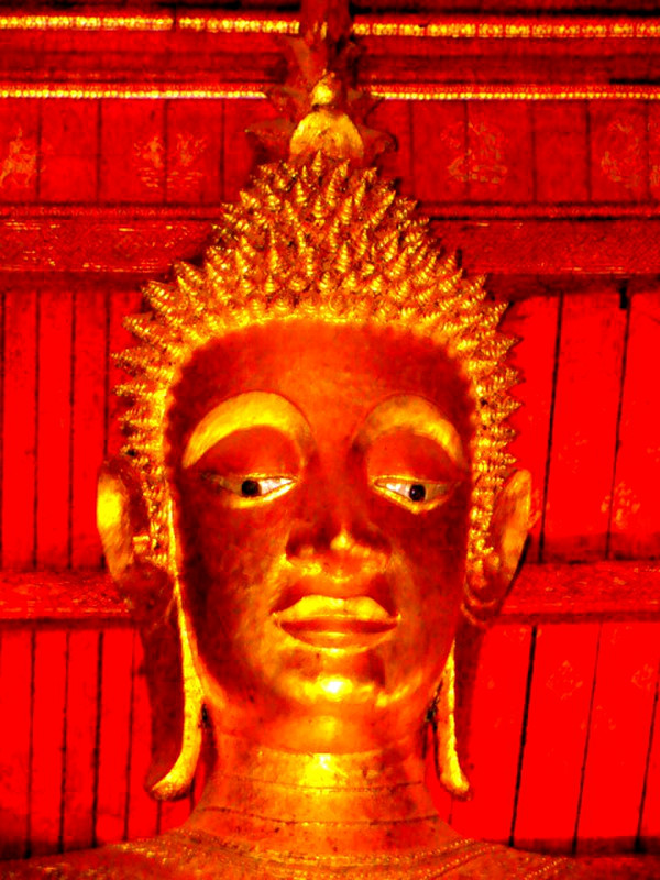  Buddha head at Wat Manorom
