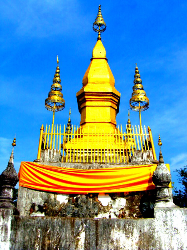  Mount   Phou Si temple