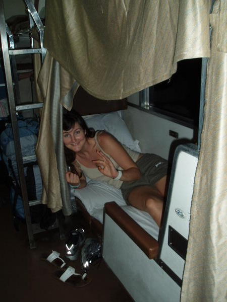 bunk on train