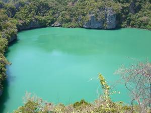Emerald lake, Ang Thon
