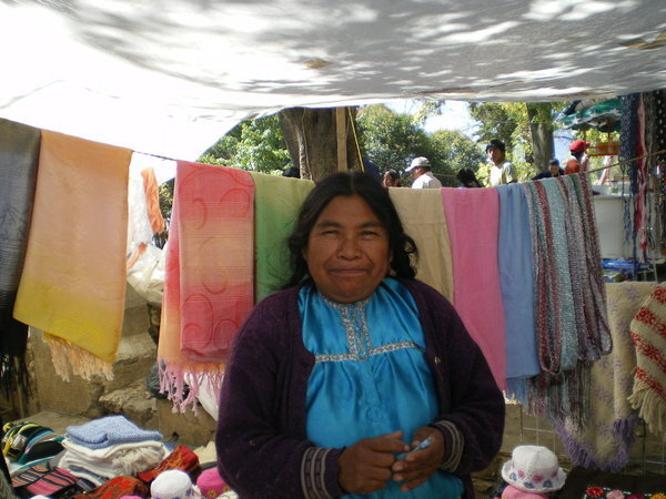 Indigene Verkäuferin 