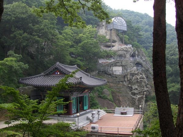 Main  Shrine and Buddha