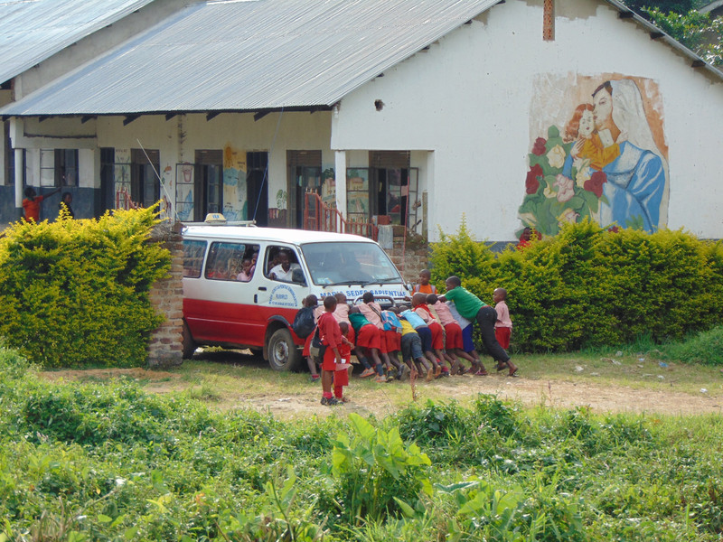 Kindergartens trying to help start their van home