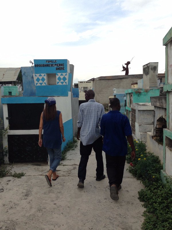 Nous parcourons le Cimetière de Port-au-Prince