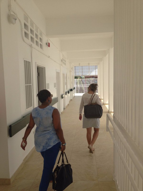 Corridors de l'hôpital St-Michel, Jacmel
