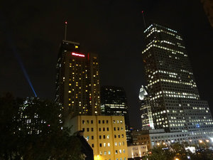 Montréal buildings la nuit Quebec jul 2012 2