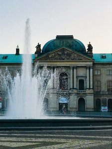 They like their fountain in Dresden