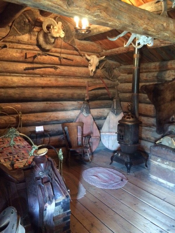 Carter Cabin built by 1st cattle ranche Wyoming Terr.