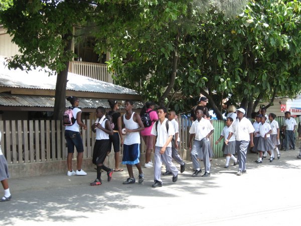 kids walking ot school
