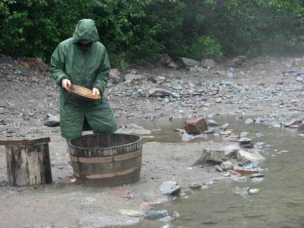 Frank Panning for Gold