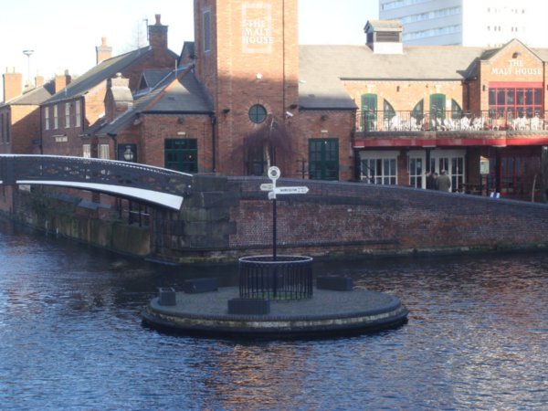Birmingham - canal roundabout