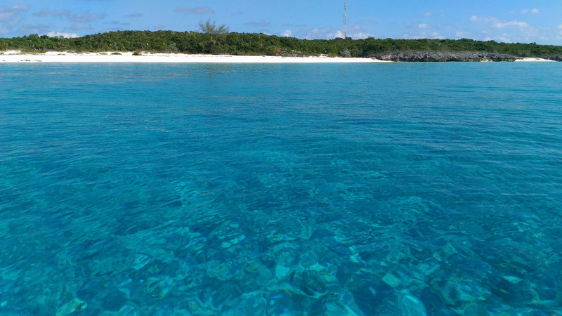 Anchored at Highbourne Cay in northern Exuma