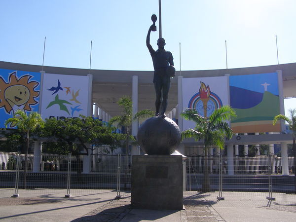Statue commemorating Brazil´s world cup victories