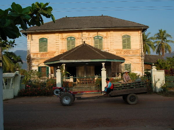 Colonial House and local vehicle
