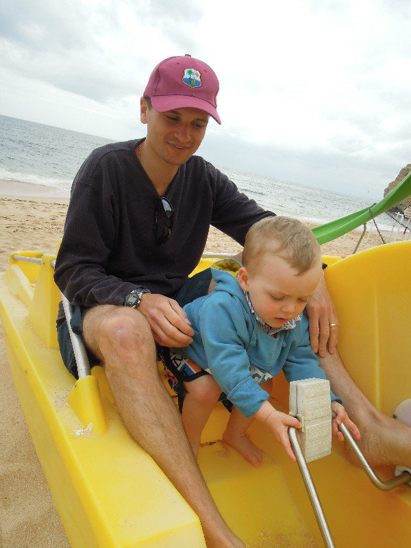 James and dad, Centianes pedalo