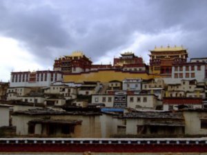 view on Songzanlin Monastery