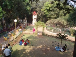 In Kamala Nehru gardens