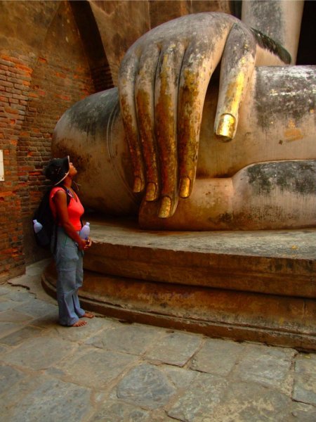 Hmm, pretty BIG Buddha or pretty small Shanna