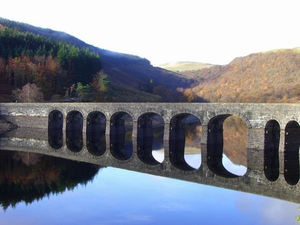 Picturesque bridge over Elan valley dam