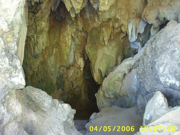 Kayangan Lake Cave