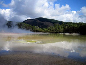 Thermal lake at Wai-O-Tapu
