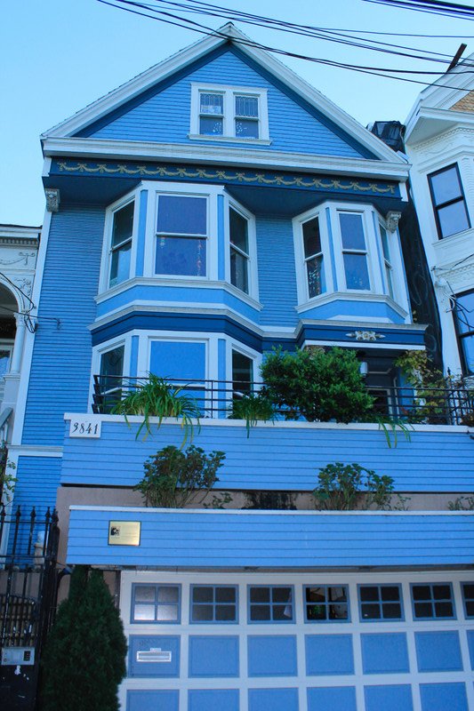C'est une maison bleue