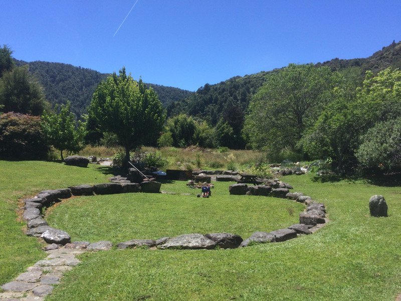 Circle of stones (la place pour didjeridoo et regarder les étoiles)