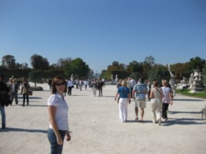 Wandering in Jardins Des Tuileries