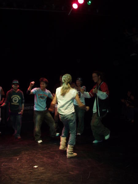 dancin like a white girl on stage. classic.