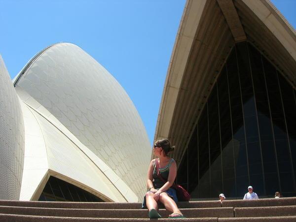 Gil and the Opera House