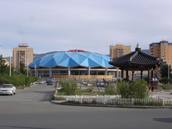 cirque mongol en plein centre ville