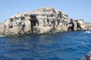 caves of comino