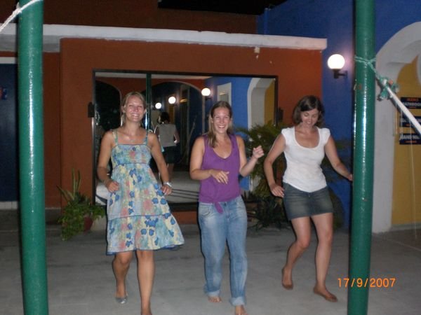 Salsa with Sophie, Katharina & Jane