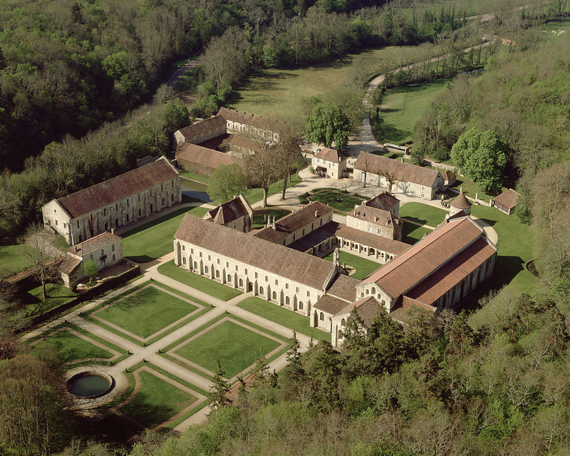 luchtfoto-abdij-fontenay-bourgondie-cisterciënzer-klooster